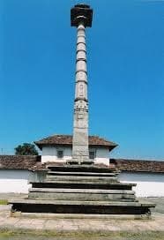 Manastambha de Deogarh