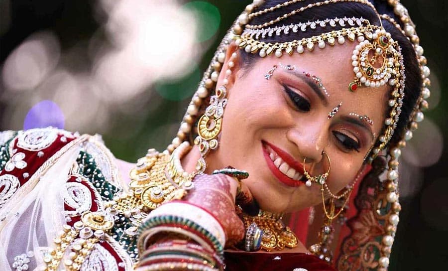 Indian Clothing and Traditional Costumes