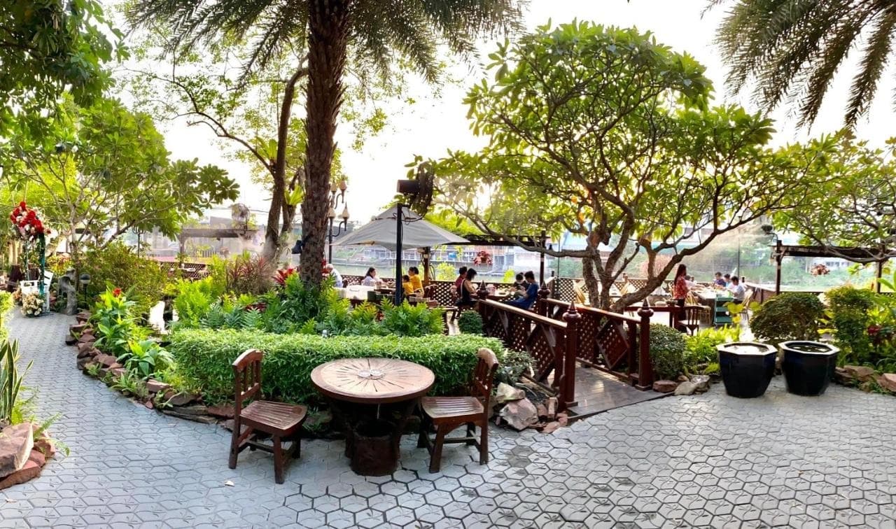 Krungsri River